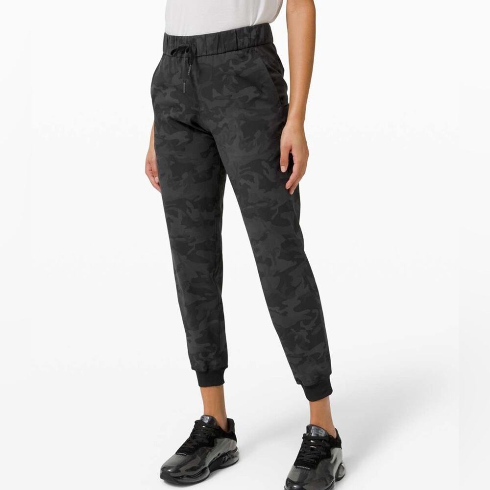 Lululemon On the Fly Jogger Luxtreme Incognito Camo Multi Grey Black Size 2